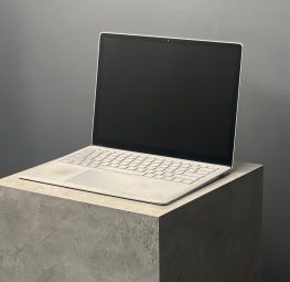 لپ تاپ استوک مایکروسافت مدل surface Laptop3