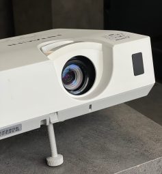 پروژکتور هیتاچی مدل CP-X2541WN استوک